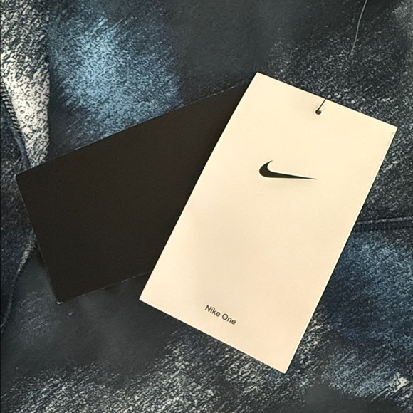 NWT Nike One Dri Fit Women’s Leggings High Rise Gentle Support 7/8 Length-Blue - Picture 8 of 8